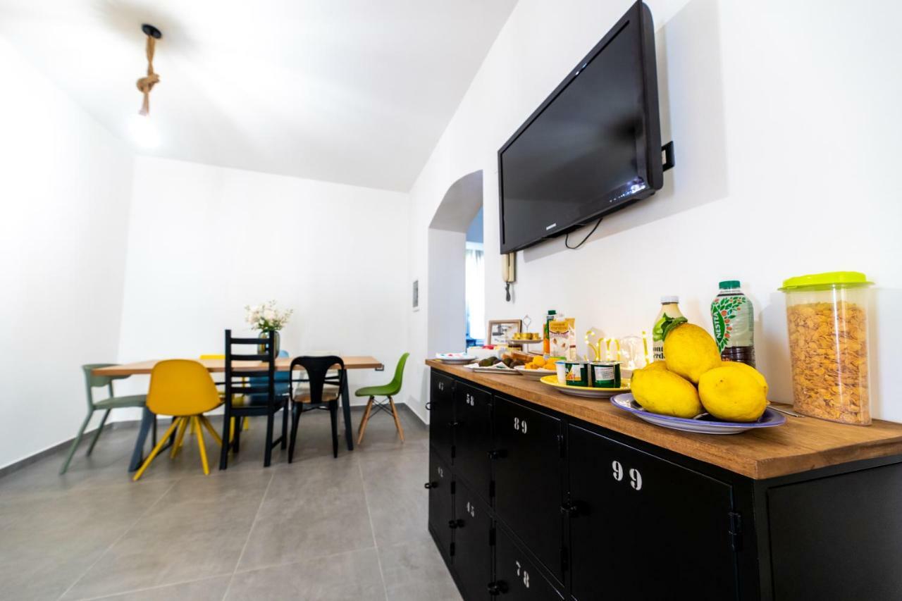 Monca'S House Bed & Breakfast Vietri Bagian luar foto