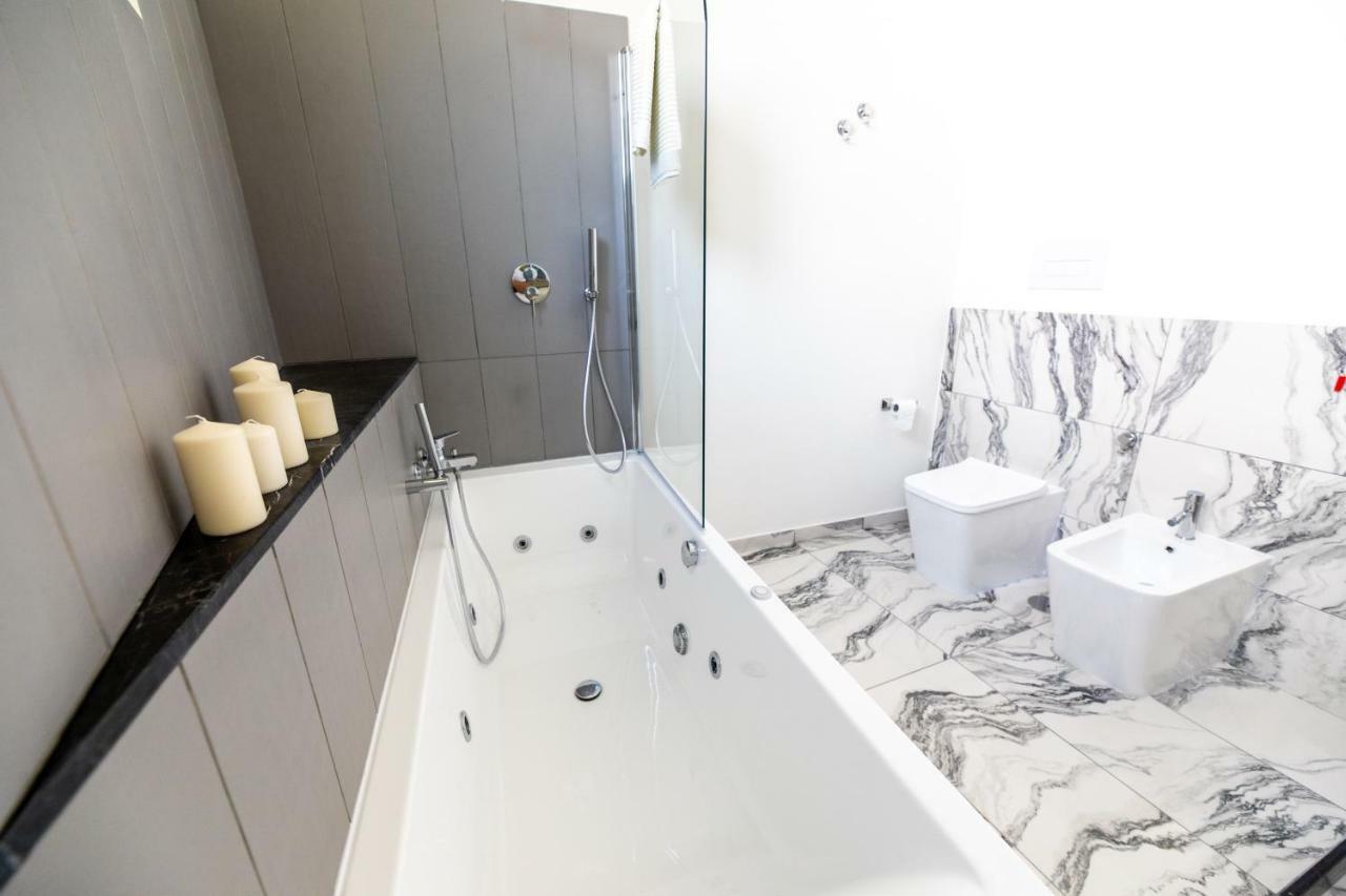 Monca'S House Bed & Breakfast Vietri Bagian luar foto